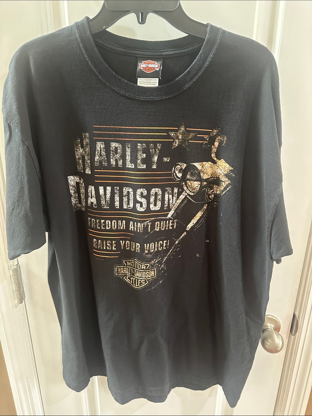Harley-Davidson Black Tee with Gold and White Graphic
